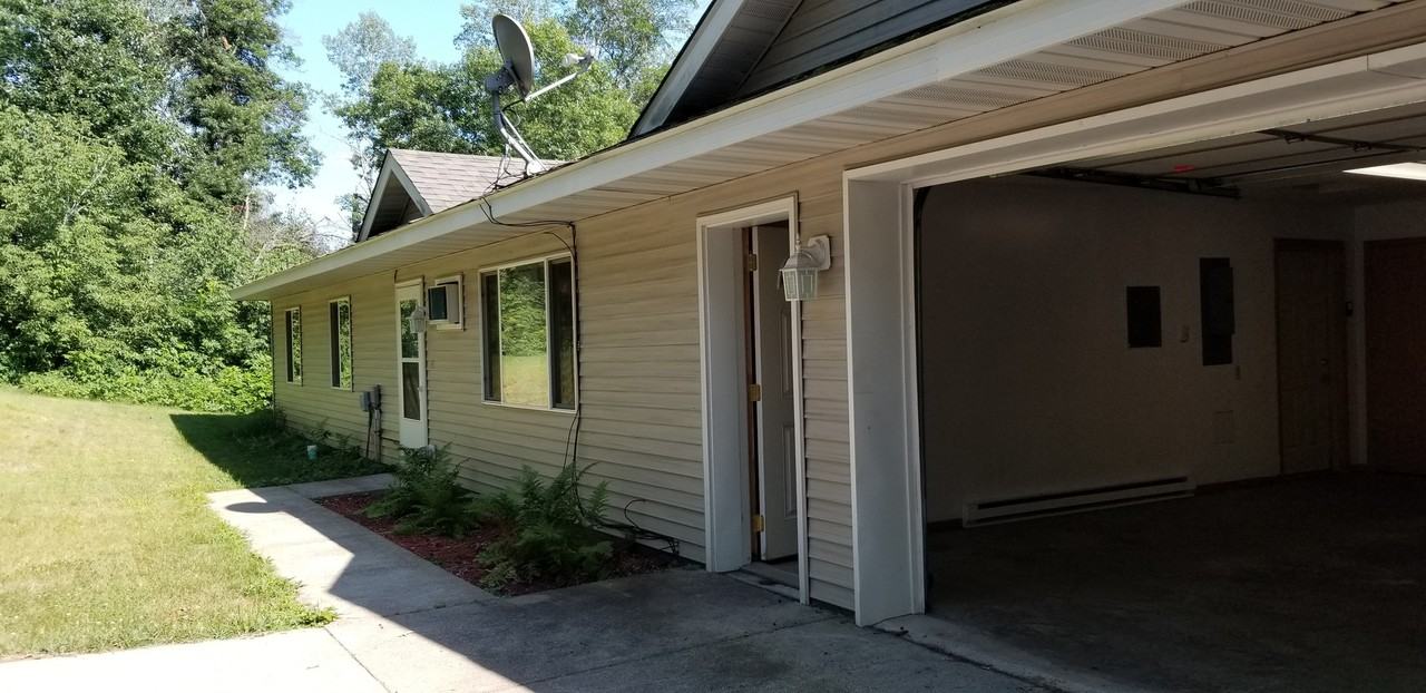 10949 E Shore Dr - Photo 4 of 15