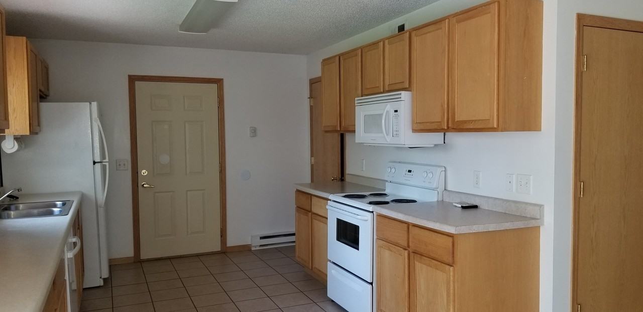 10949 E Shore Dr - Photo 6 of 15