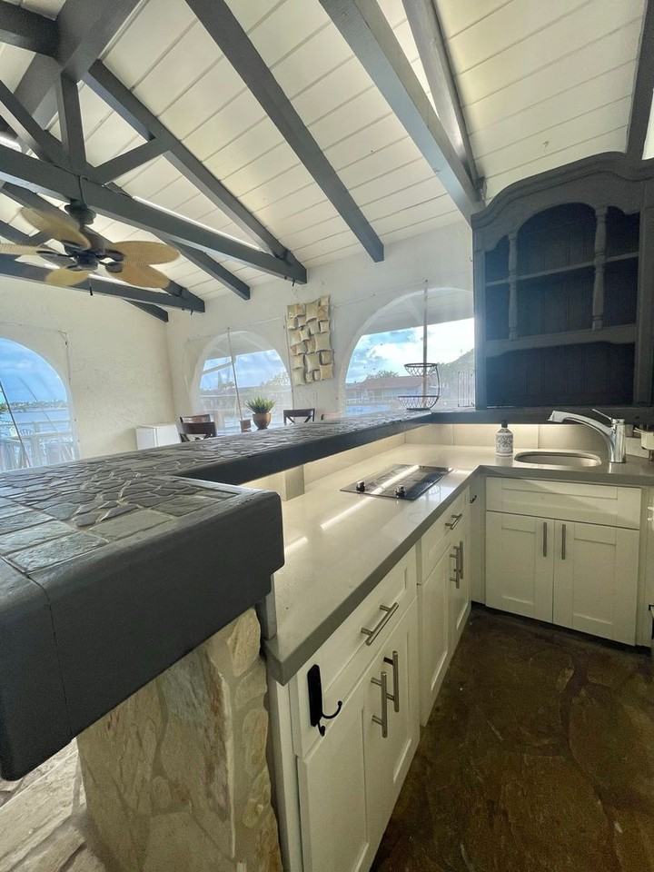 6767 Hawaii Kai Dr - Photo 3 of 14
