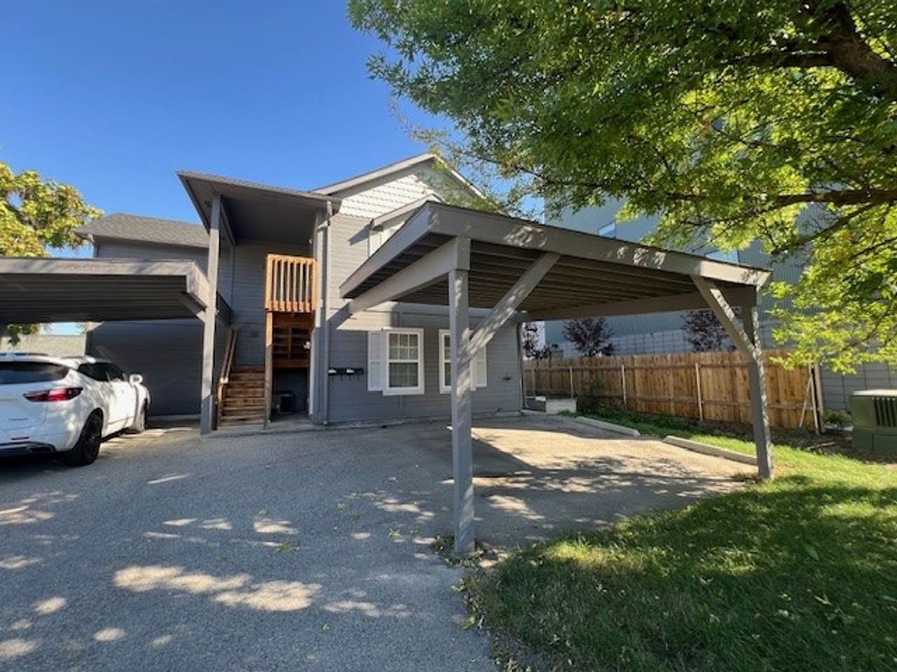 Vista Duplex - Photo 2 of 17