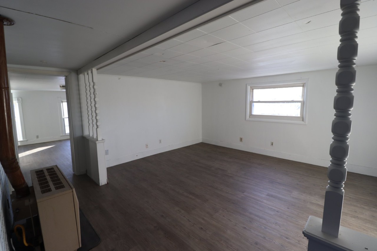 122 S State St - Photo 2 of 10