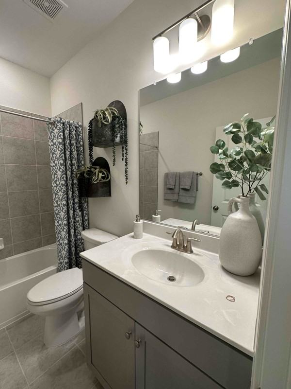 12307 Beechfield Dr - Photo 2 of 3