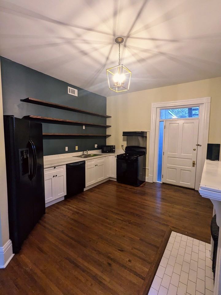 1461 S 1st St #2 - Photo 3 of 30