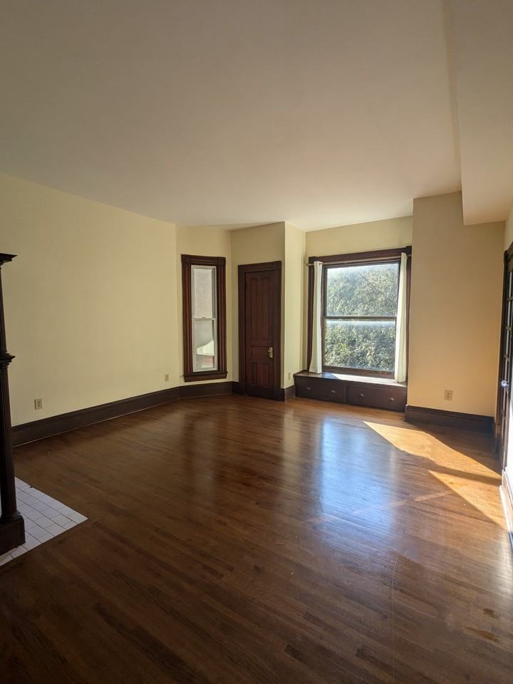 1461 S 1st St #2 - Photo 5 of 30