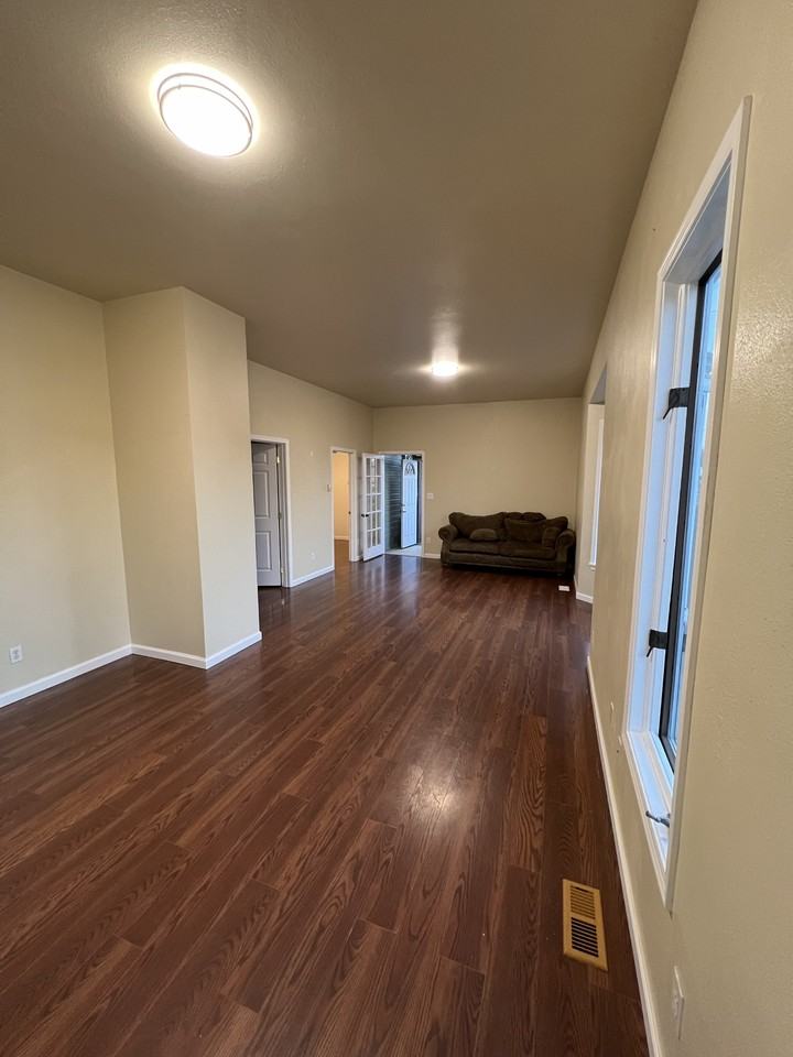 1903 Burwell St #1 - Photo 6 of 19