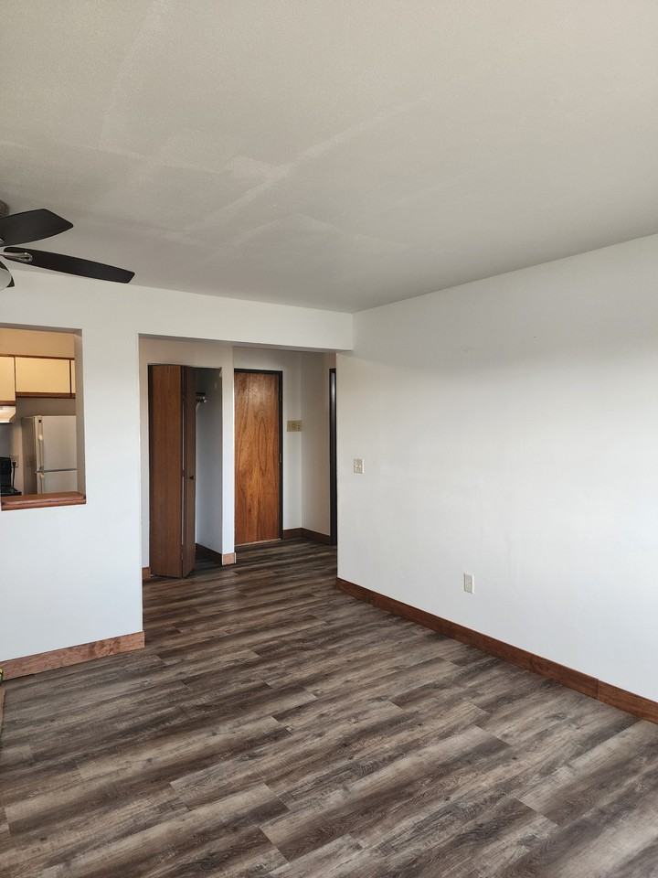 228 W Grand Ave #5 - Photo 2 of 8