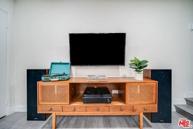 11108 Summertime Ln - Photo 2 of 8