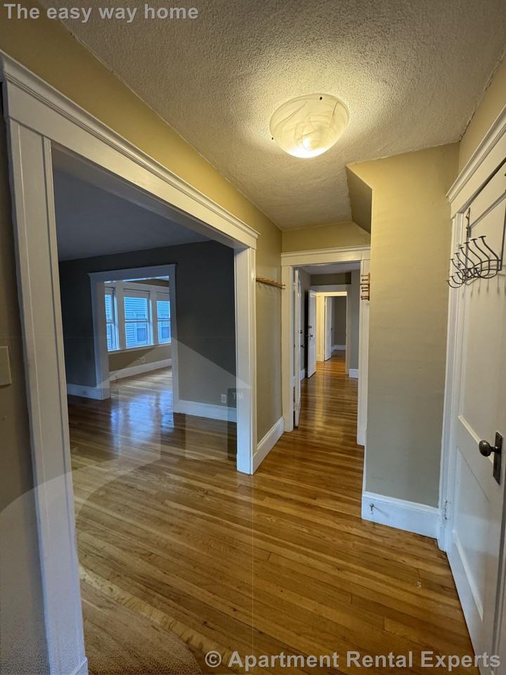 14 Irvington Rd - Photo 7 of 11