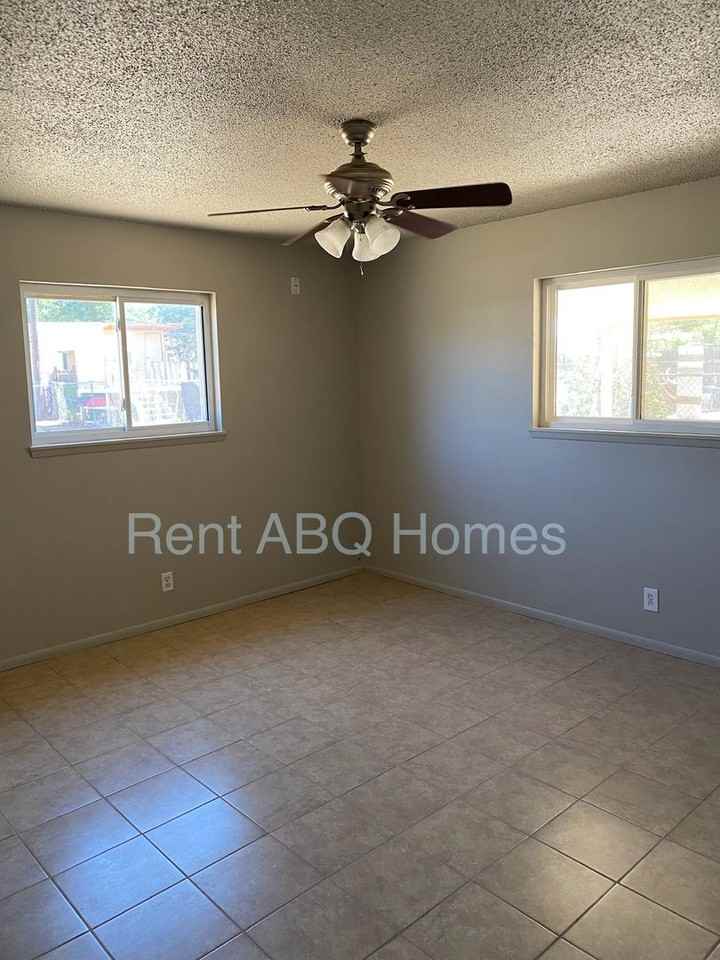 228 Espejo Street Northeast - Photo 5 of 7