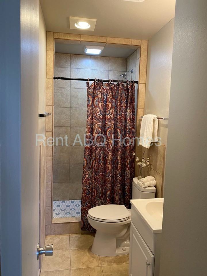 228 Espejo Street Northeast - Photo 7 of 7