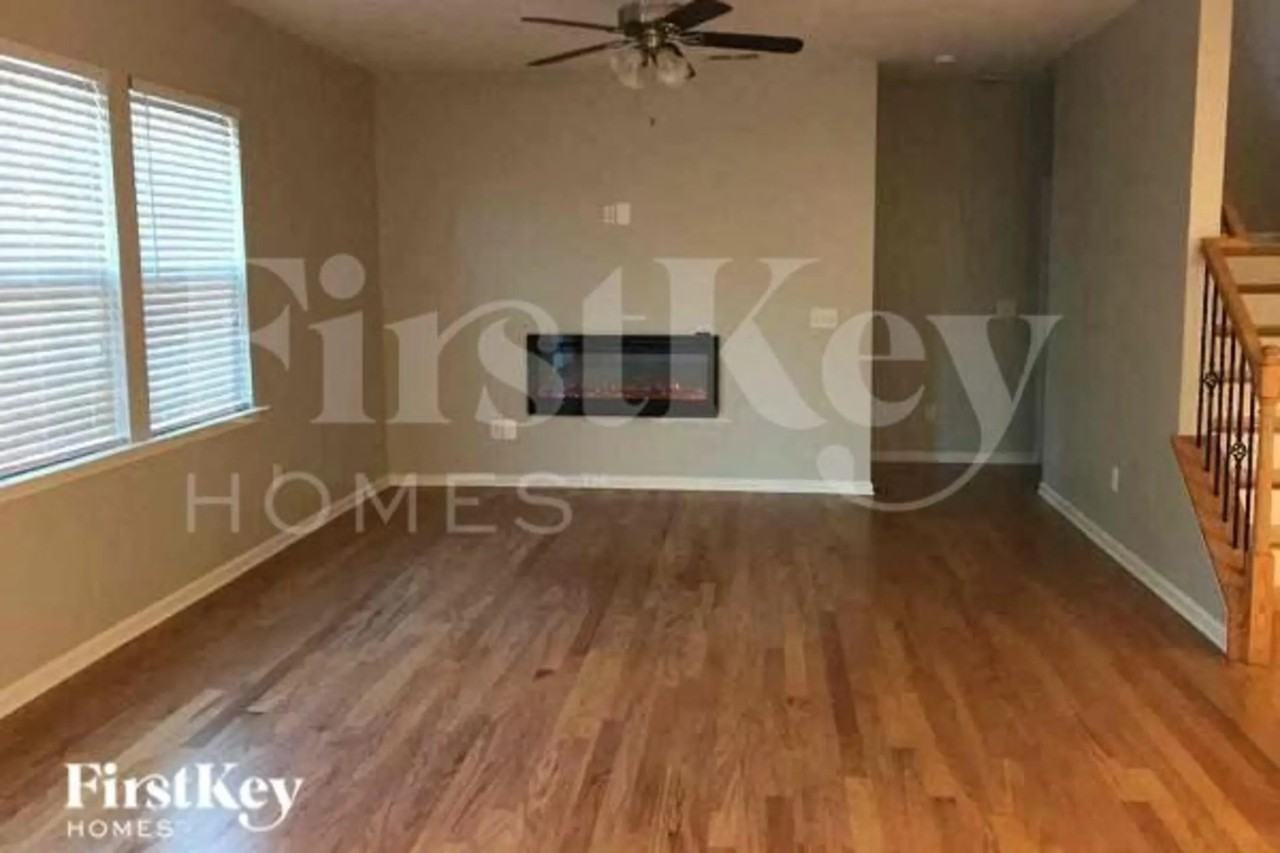 3525 Donnington Way - Photo 2 of 10