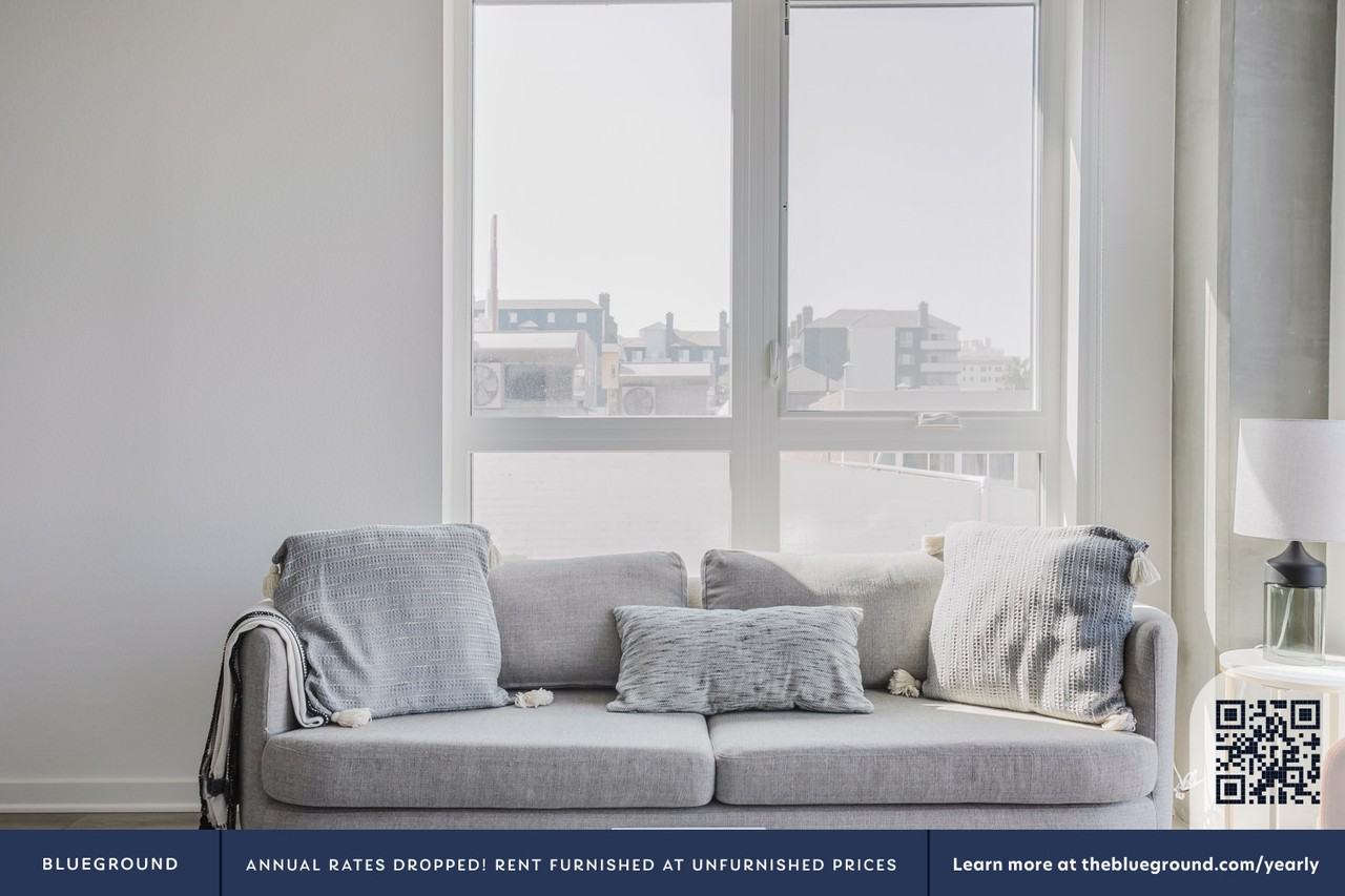 201 The Promenade North - Photo 4 of 41