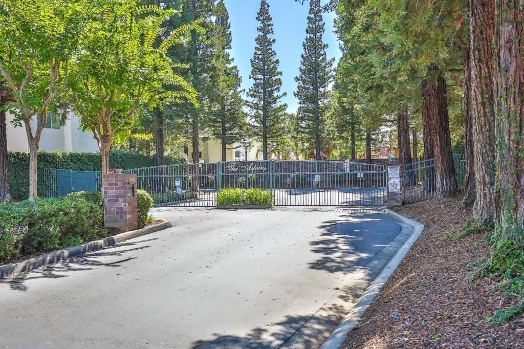 5402 Silver Poplar Ln - Photo 2 of 7