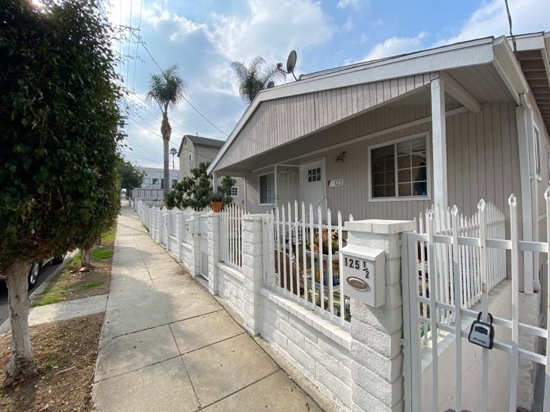 125 N Westlake Ave - Photo 3 of 12