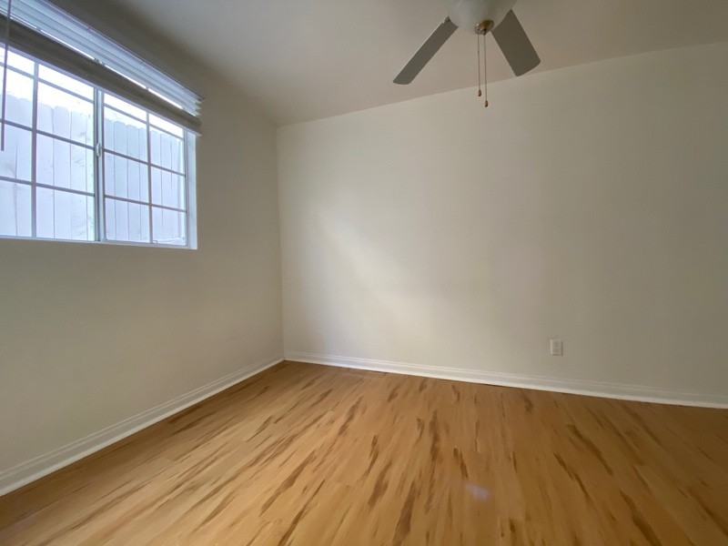 125 N Westlake Ave - Photo 5 of 12