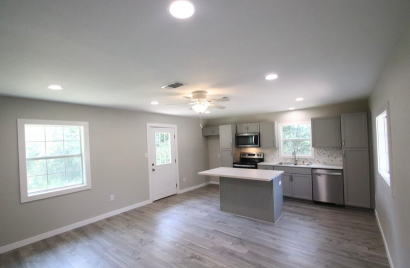 179 Private Dr - Photo 2 of 12