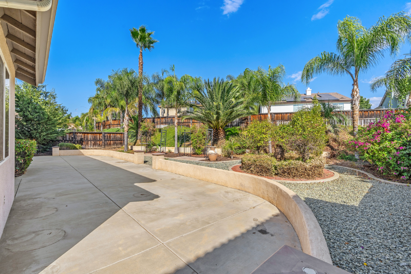 35848 Nonnie Dr - Photo 2 of 18