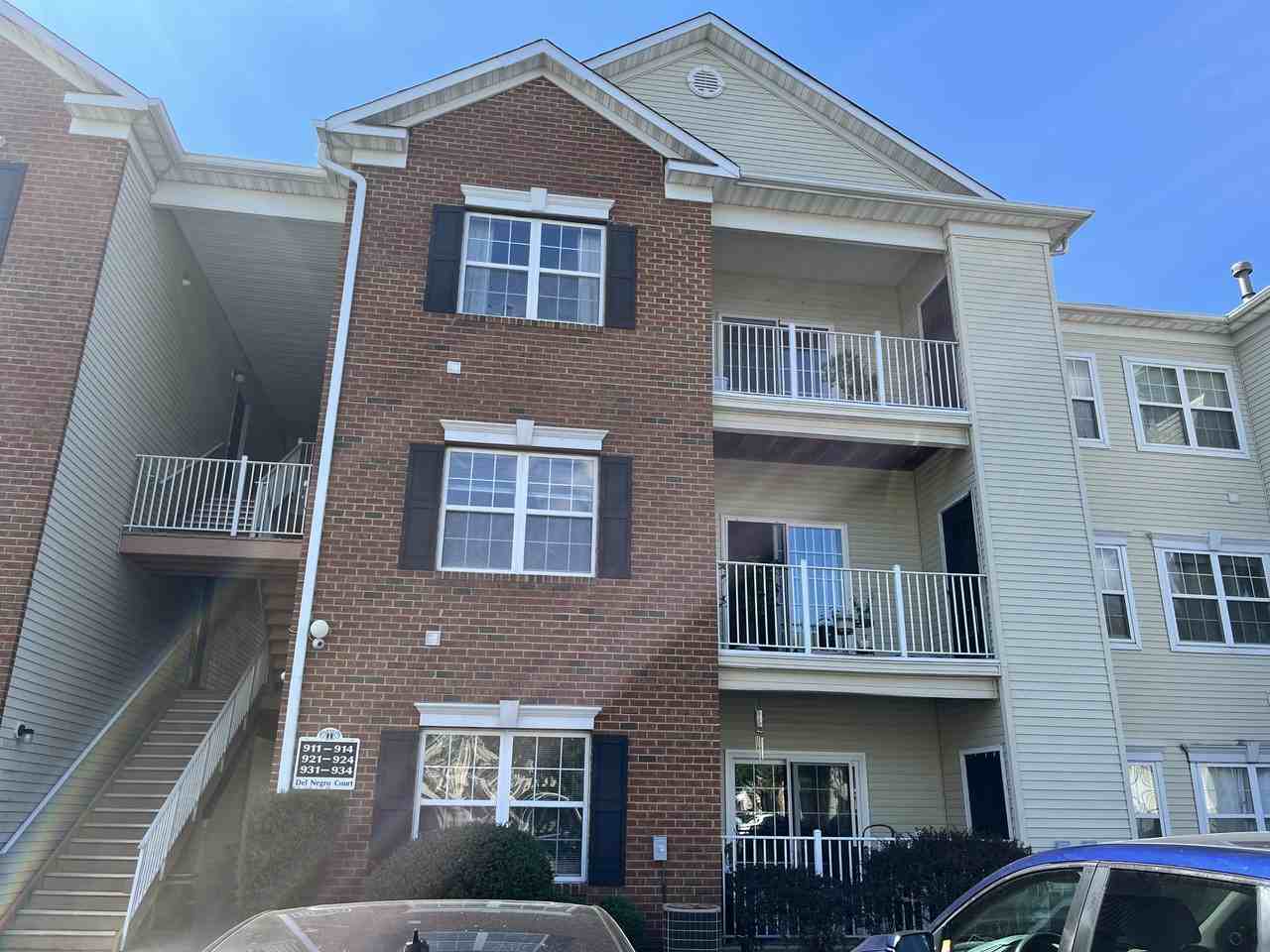 923 Del Negro Ct #923 - Photo 3 of 20