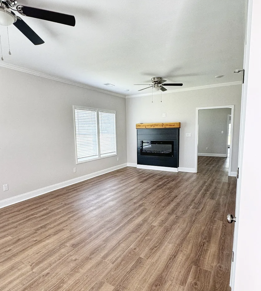 2123 Crowne Ridge Dr #NA - Photo 3 of 12