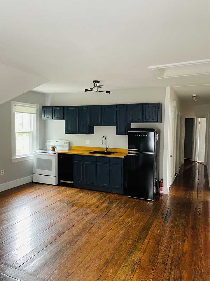 268 Brown St #3rdFL - Photo 2 of 21