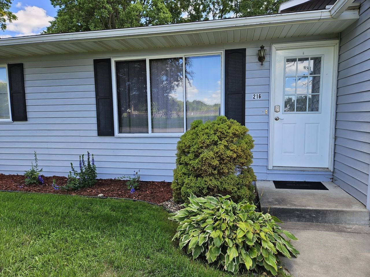 216 Union St Ne #216 - Photo 2 of 22