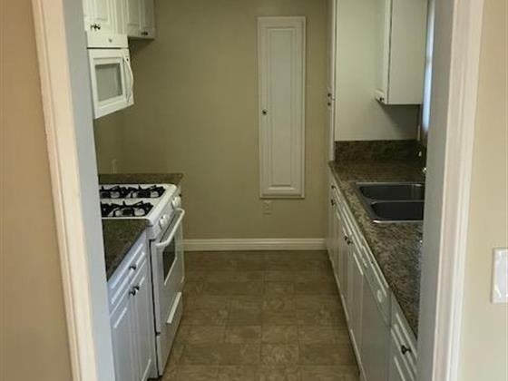 314 1/2 N Hollywood Way #12 - Photo 2 of 7