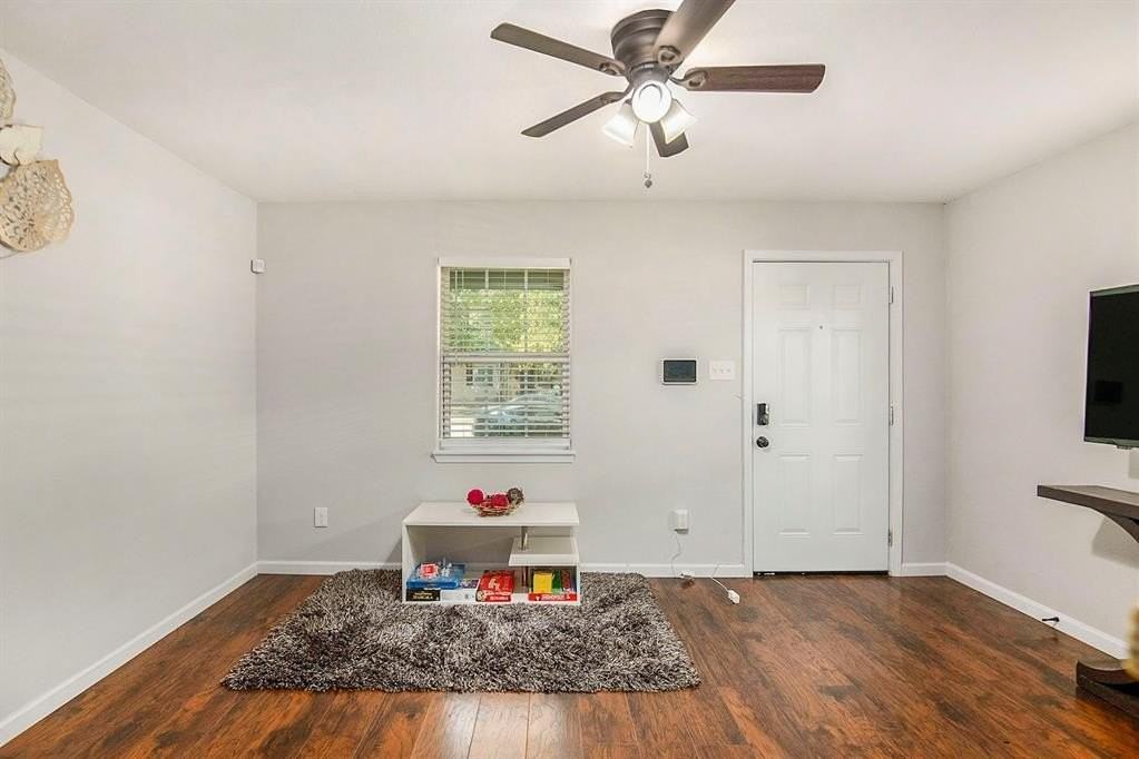 508 Ne 18th St - Photo 3 of 24