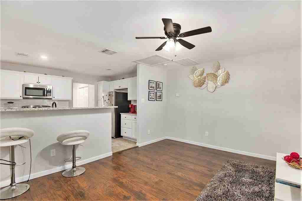 508 Ne 18th St - Photo 5 of 24