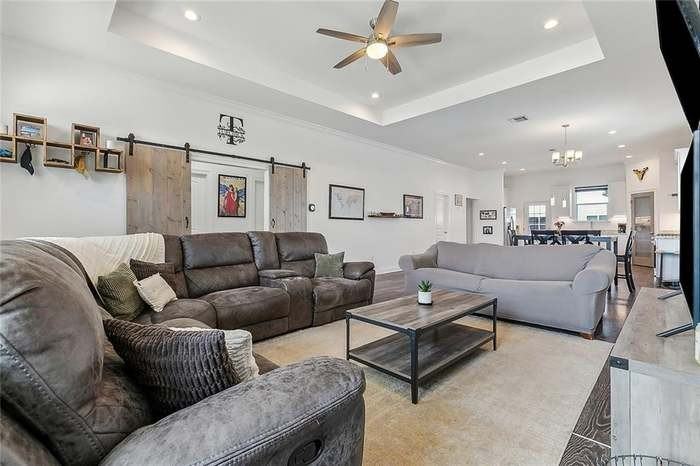 5168 Desire Drive - Photo 3 of 8