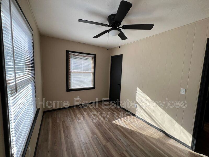 519 S Hilton Ave - Photo 7 of 12