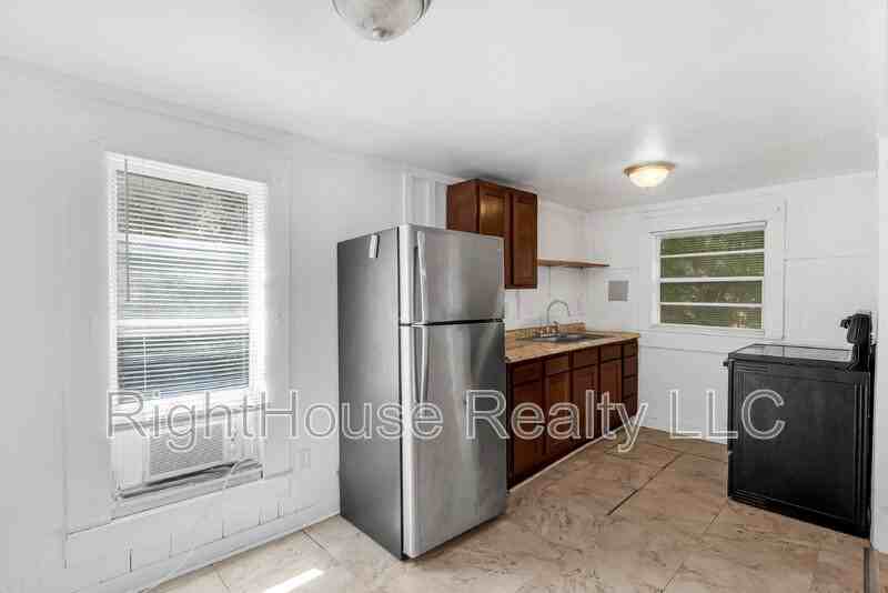 357 W Minneola Ave #2 - Photo 4 of 20