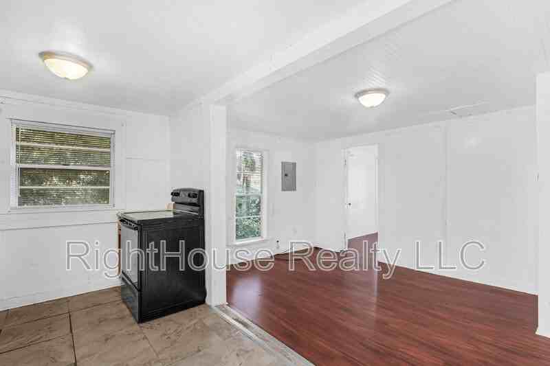 357 W Minneola Ave #2 - Photo 7 of 20