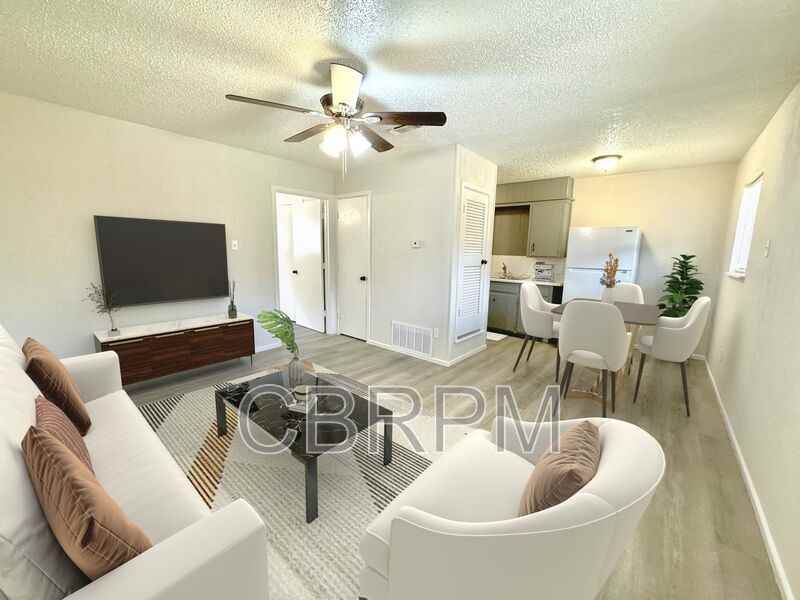 1107 52nd St #A - Photo 3 of 10