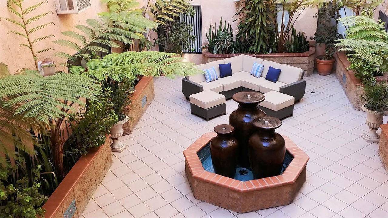 Five Star Suites - Photo 5 of 22