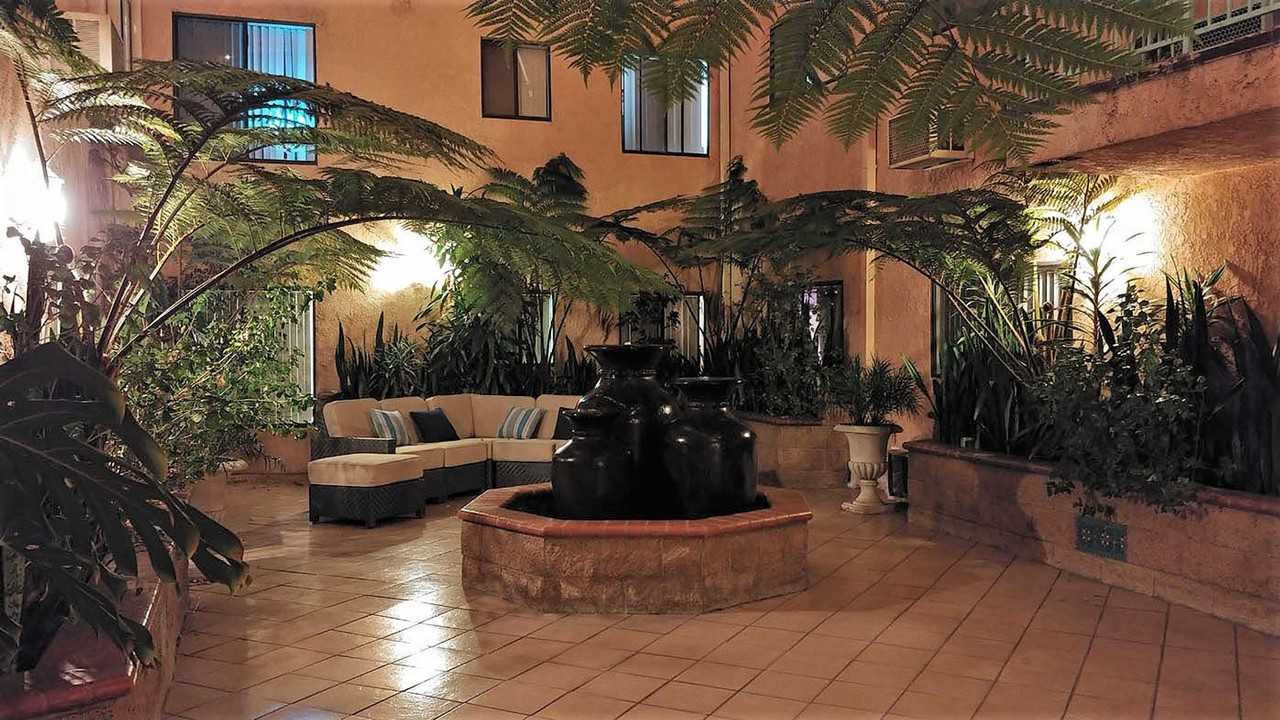 Five Star Suites - Photo 6 of 22