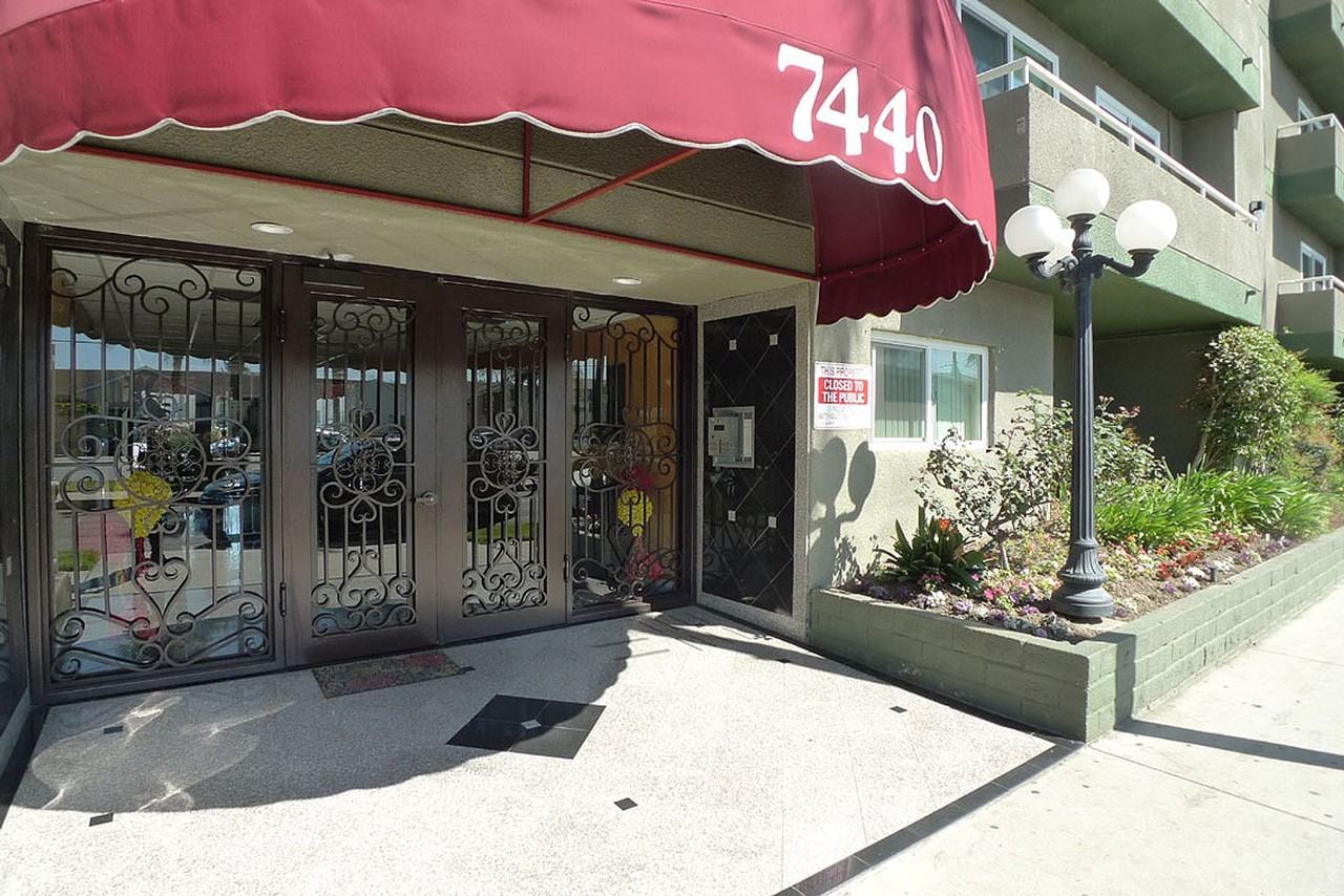 North Tower Apts - Photo 3 of 50