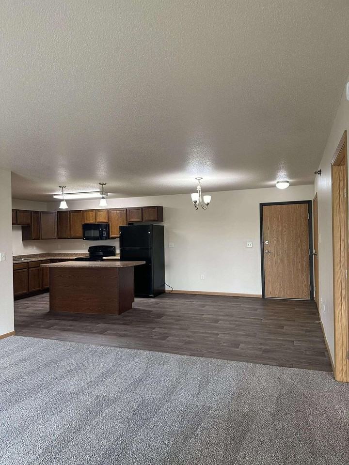 Westport Apartments - Photo 4 of 26