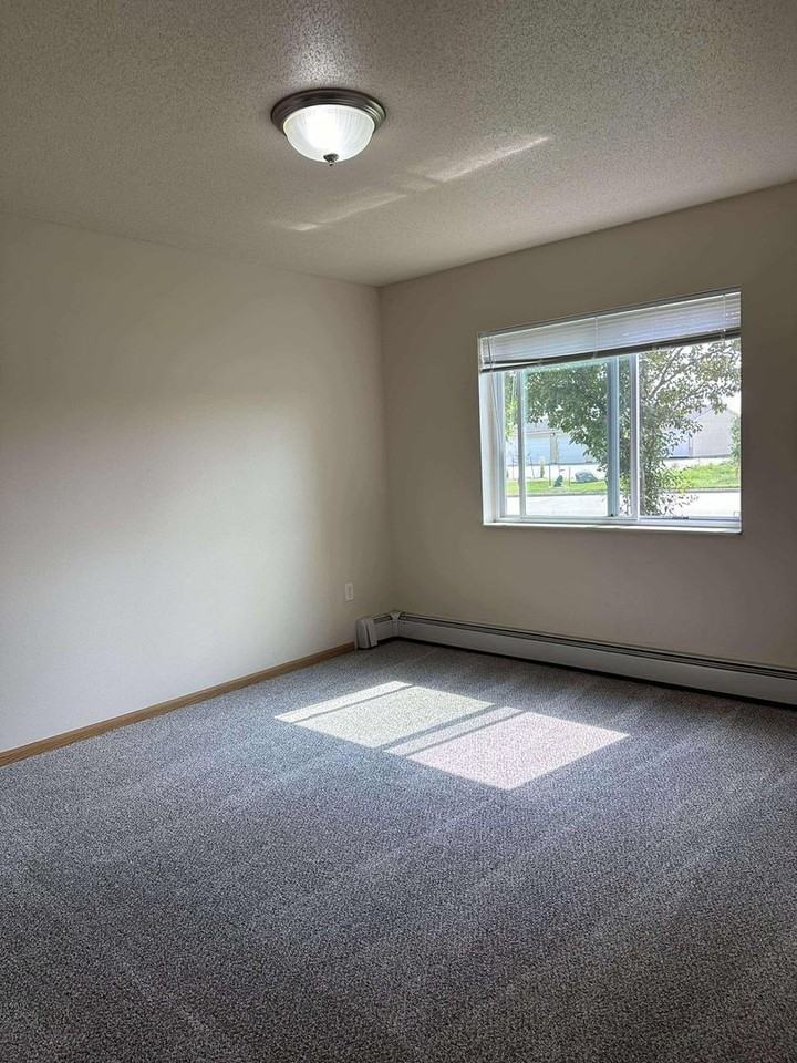 Westport Apartments - Photo 6 of 26