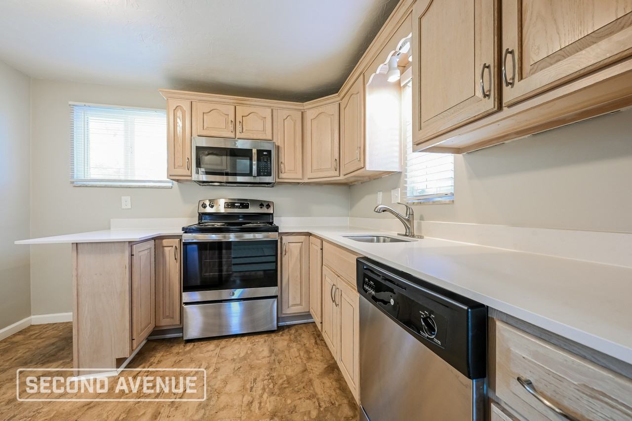 320 Marbury Drive - Photo 2 of 25