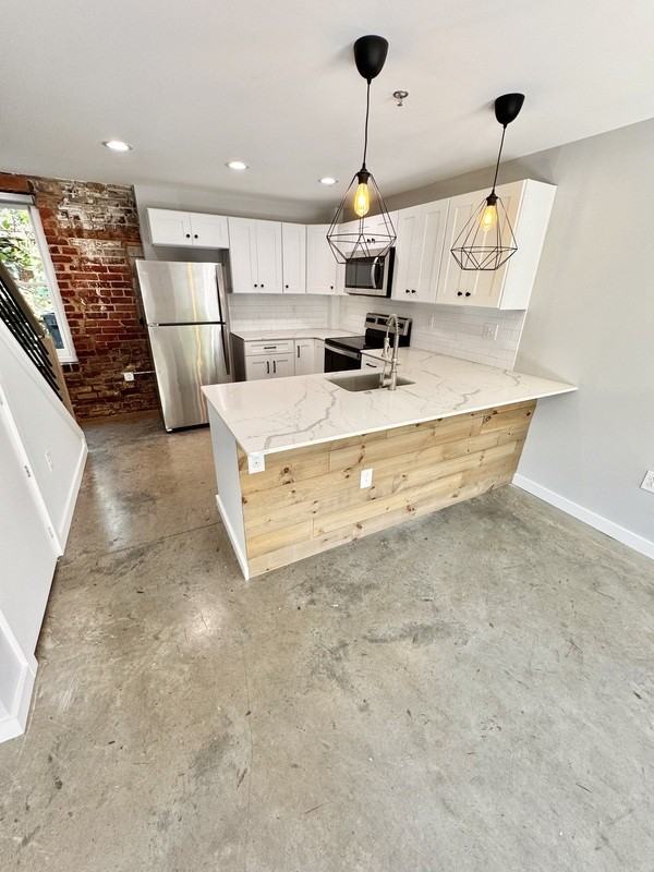 2712 E Leigh St - Photo 5 of 8