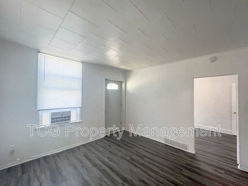 915 Jones Ave - Photo 3 of 12