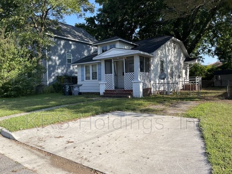 636 Milford Ave - Photo 2 of 13