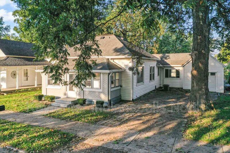 230 S Peru St - Photo 3 of 39