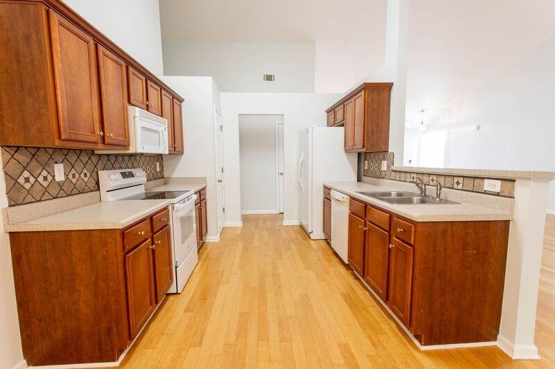 301 Carrington Dr - Photo 7 of 28