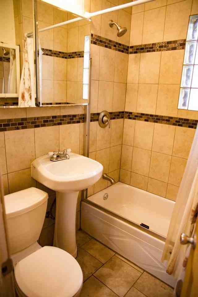 1082-11 - Photo 3 of 12