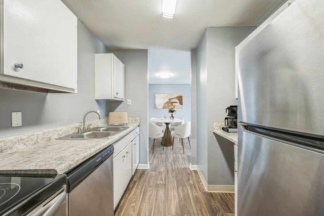 Country Place Apartments - Photo 3 of 50