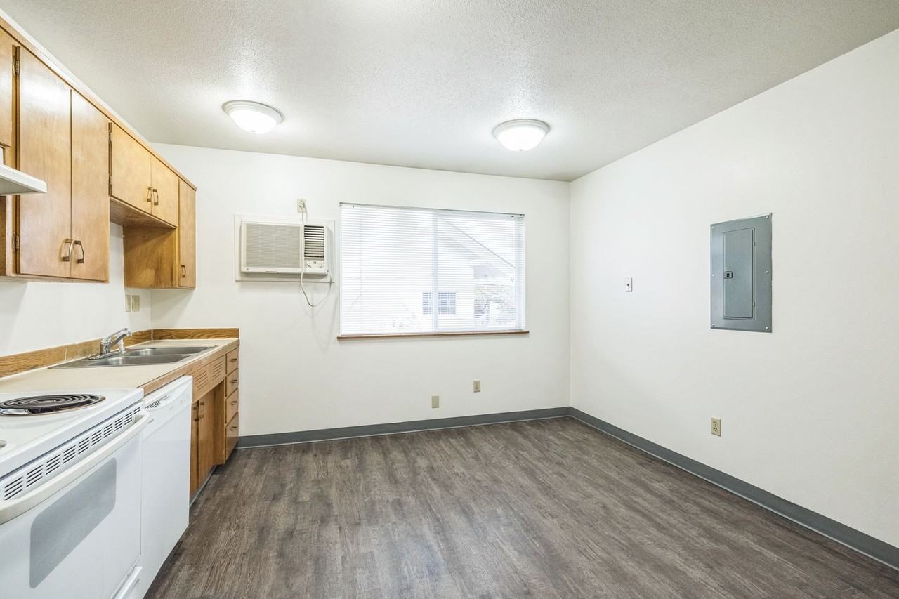 ONE MONTH FREE RENT - Photo 2 of 24