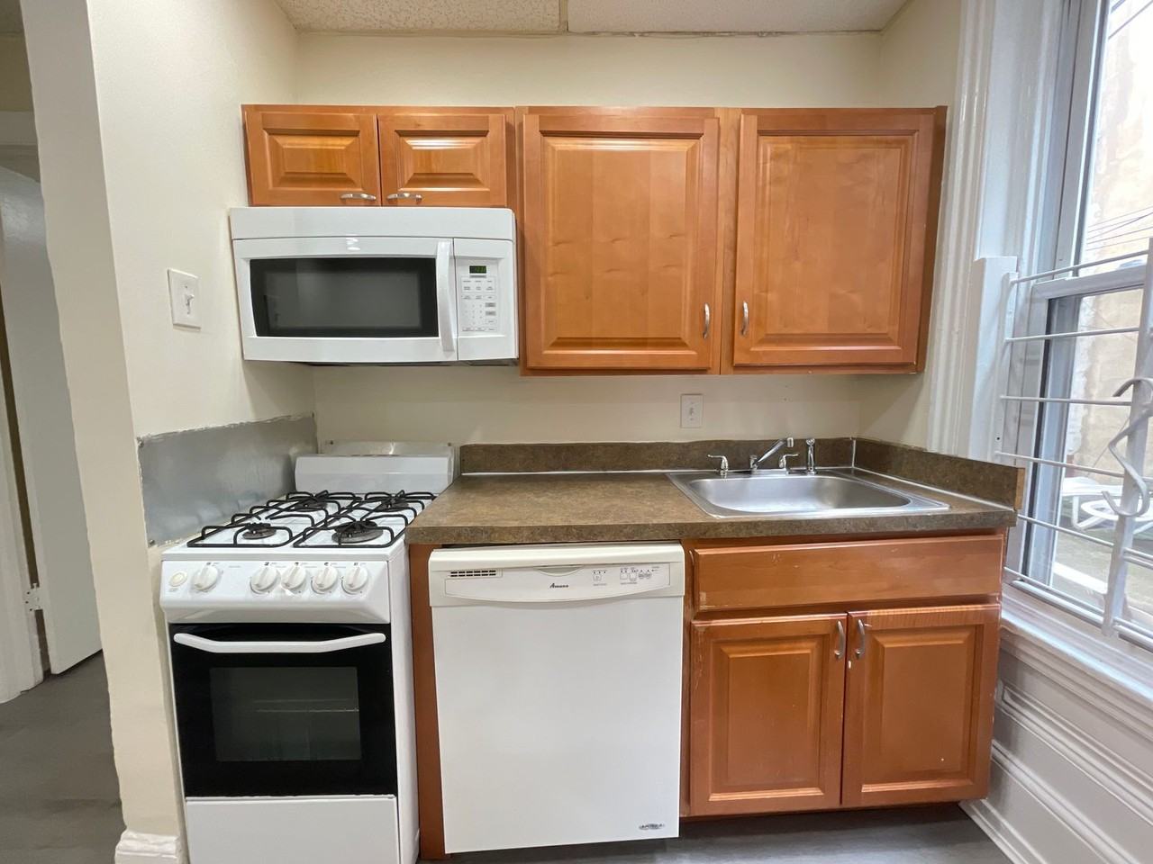 2219-2221 Spring Garden Street - Photo 5 of 28