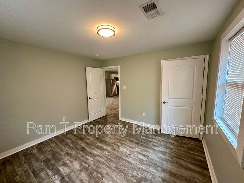 1016 West 42nd Street - Photo 7 of 12