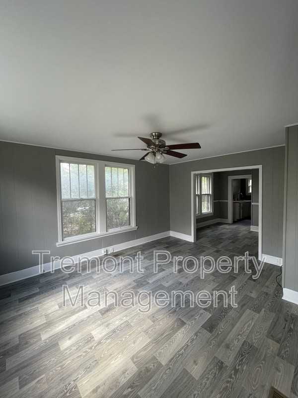 2601 E 41st St - Photo 3 of 10